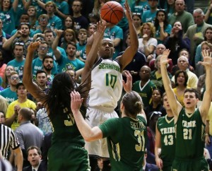 UNCW returns to the floor against College of Charleston on Wednesday. Photo courtesy- UNCW Athletics