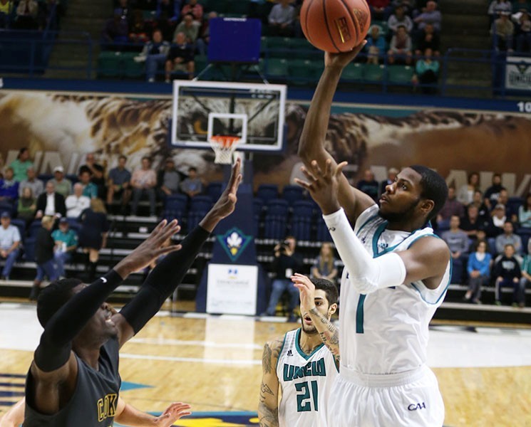 UNCW moved to 5-0 overall on Wednesday. Photo courtesy- UNCW Sports