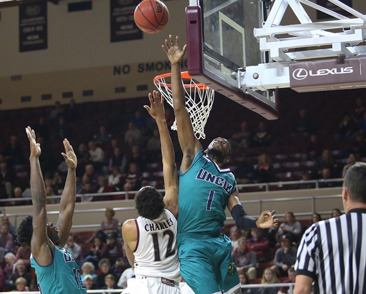 UNCW outscored Eastern Kentucky, 15-6, on Monday in overtime. Photo courtesy- UNCW sports 