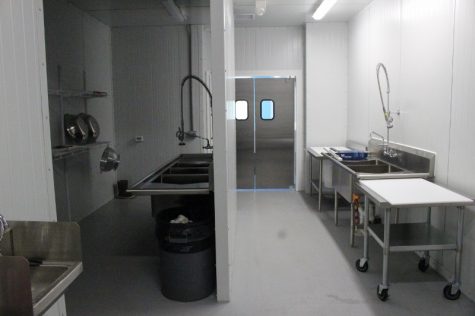 The prep room at Intracoastal Seafood. (Photo Benjamin Schachtman)