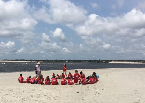 Students have the island to themselves; Tom Hackler of Masonboro.org hopes the experience will stay with them for a lifetime. (PORT CITY DAILY PHOTOS / Masonboro.org)