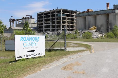 In 2017, New Hanover County reclassified 11 heavy industrial uses as light industry, placing them in a zoning district with looser regulations. Those industries included cement plants, like that now-abandoned Titan plant. (Port City Daily photo / Benjamin Schachtman)