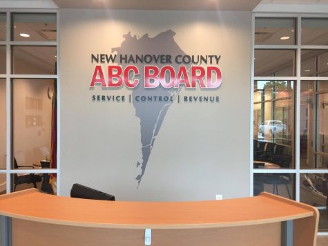 A new bill sponsored by Representative Ted Davis, Jr., would change North Carolina's alcohol laws and would only allow non-profits to operate bars that do not serve food. It would also increase penalties for ABC law violations. (Port City Daily photo | File)