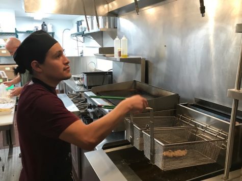 Martinez fries fresh grouper for a taco. Again, timing is everything. (Port City Daily photo / BENJAMIN SCHACHTMAN)