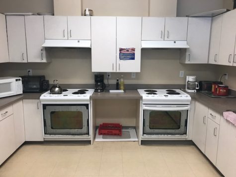 Residents cook together in a humble but serviceable kitchen, Frankie Williams said. (Port City Daily photo / BENJAMIN SCHACHTMAN)