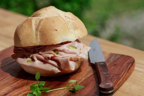  Easy, yes, but endlessly adaptable. If you’re getting bored with the traditional day-after sandwich, you can always spice it up. Here’s a few suggestions: Use white meat turkey to make turkey salad. While dark meat is probably a bit to fatty for this preparation, white meat – especially if its dried out 