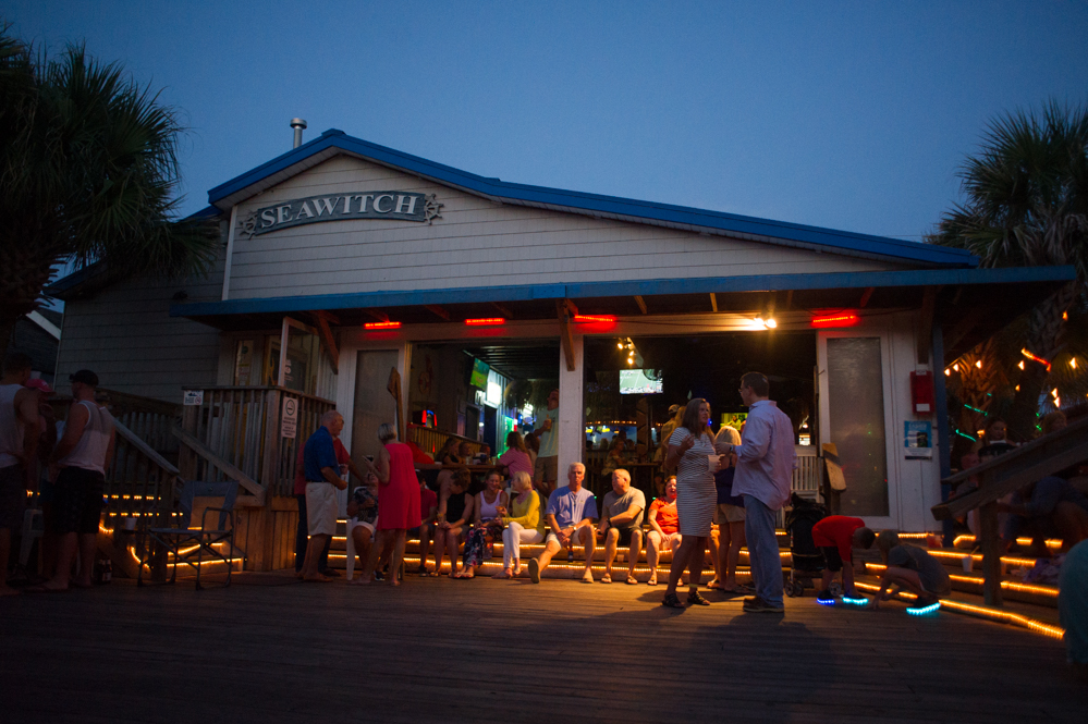 SeaWitch Tiki Bar, Carolina Beach, 8:10 p.m. (Port City Daily photo | Mark Darrough)