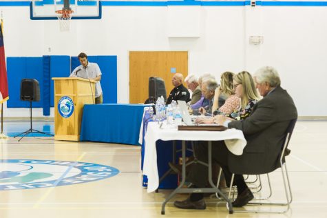 Steven Pasquantonio, owner of Daddy Mac's Beach Grille, implores Surf City town councilmembers to place a moratorium on itinerary peddlers, including food trucks, until a final decision is made whether to place an outright ban on mobile vendors. (Port City Daily photo/Mark Darrough)