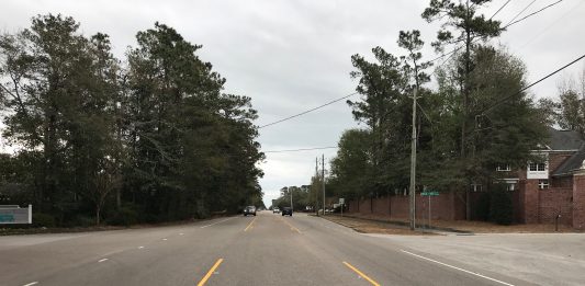The future of Wrightsville AVenue is tied up with state funding, the massive Galleria redevelopment project, and potentially City of Wilmington involvement.(Port City Daily photo / Benjamin Schachtman)