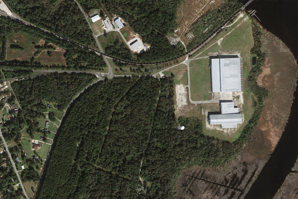The former U.S. Marine Building, on a 60-acre Navassa lot next to EPA Superfund-monitored acreage, could get redeveloped into a manufacturing facility. (Port City Daily/Courtesy Google Maps)