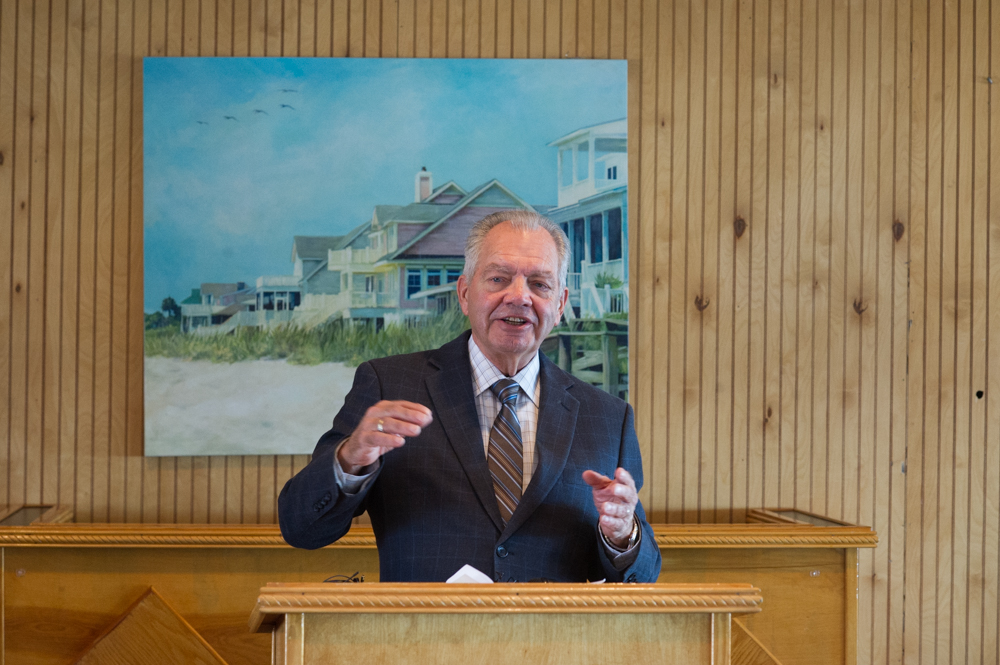 Surf City Mayor Doug Medlin discusses the town's plans to rebuild the sand dunes Monday morning. (Port City Daily photo/Mark Darrough)