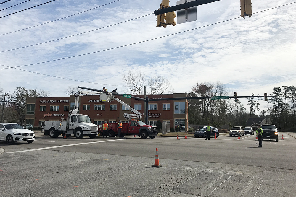 Traffic is currently backed up at Wrightsville Avenue and Military Cutoff Road in Wilmington. (Port City Daily photo/Ben Schacthman)