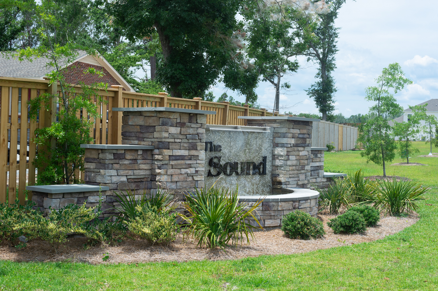 The southern entrance to The Sound at Washington Acres, at the intersection of Dogwood Lane and Senca Reef Drive, roughly a mile-and-a-half from U.S. 17 in Hampstead. (Port City Daily photo/Mark Darrough)