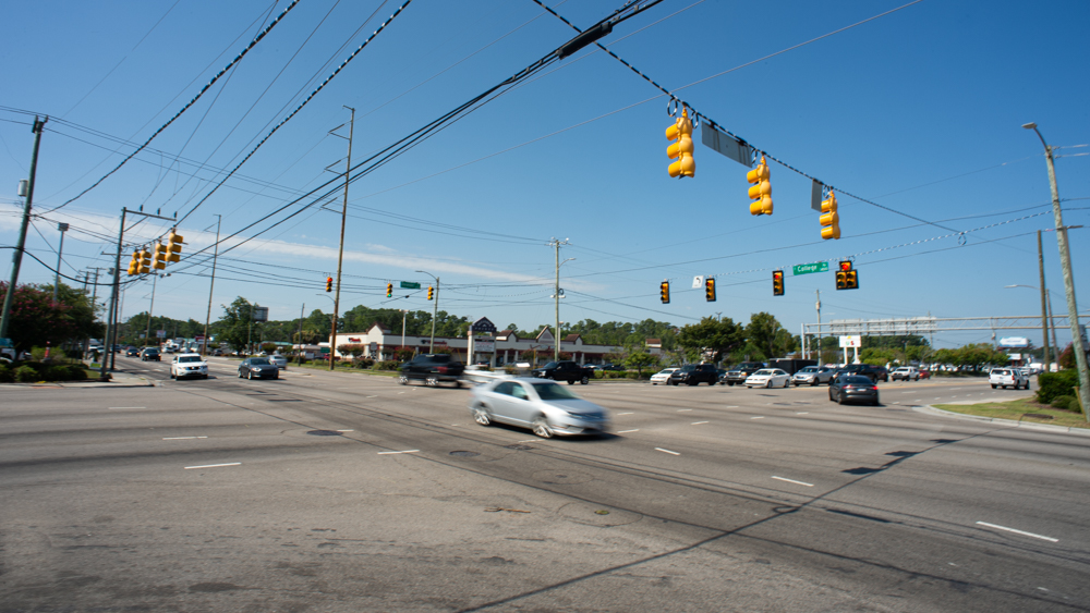 The intersection of College Road and Oleander Drive on Friday morning. (Port City Daily photo/Mark Darrough)