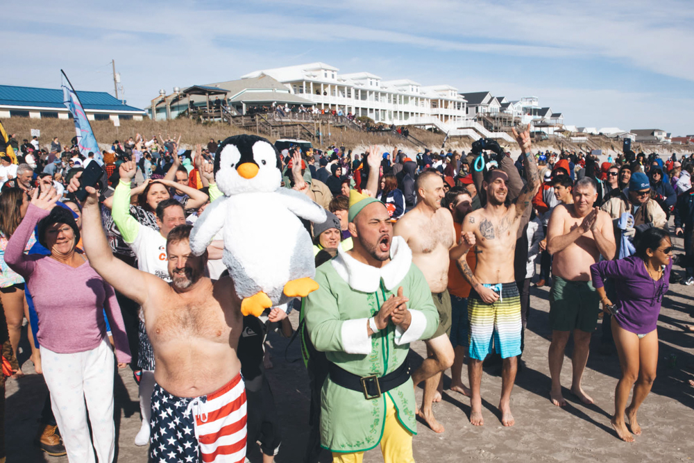 The 2019 Dolphin Dip near the Surf City Ocean Pier attracted an estimated 2,000 people. (Port City Daily photo/Courtesy Les Atkins)