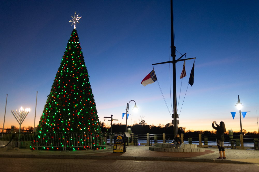 Christmas Eve temperatures in Wilmington reached 69 degrees, 12 degrees higher than the normal, capping the warmest decade ever recorded. (Port City Daily photo/Mark Darrough)